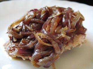 Z051. Vitello con cipolla