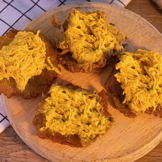 Tostones de Pollo Mechado