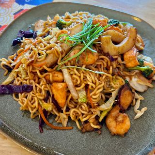 Yakisoba de Mariscos 