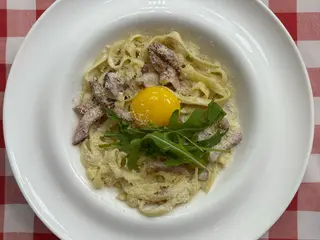 Карбонара з беконом і яєчним жовтком (305g)