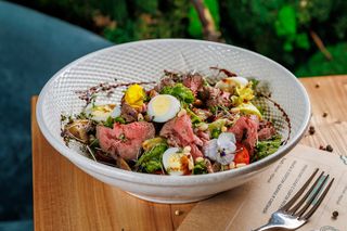 Салат с ростбифом и шампиньонами