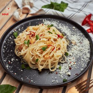 Spaghetti aglio, olio e peperoncino