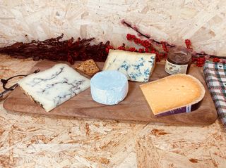 
Tabla Quesos Para Embarazadas1/2 Tabla (400Gr Aprox)