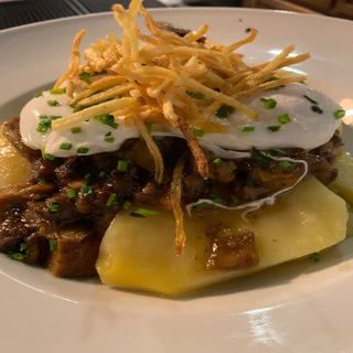 Huevos Poché Con Patata Y Boletus Trufados