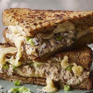 Tuna sandwich