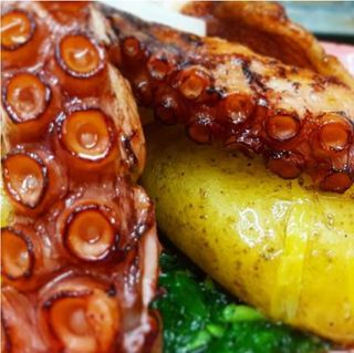 Polvo à Lagareiro c/Batata à Murro e Grelos