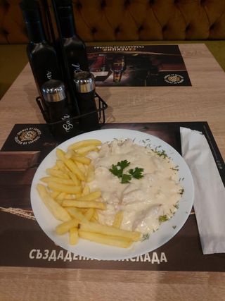 Пилешко филе със сирена (400г)