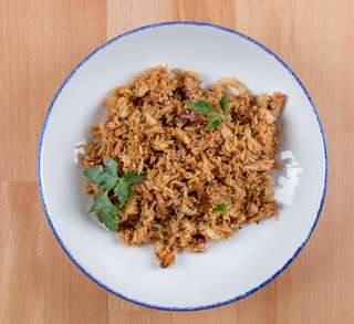 Arroz frito con pollo