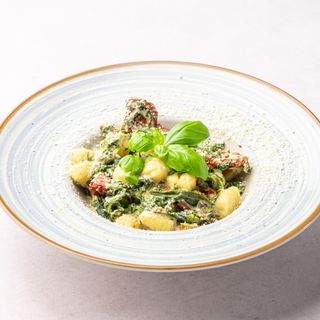 Ze szpinakiem i suszonymi pomidorami