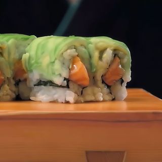 704. Cheese especial