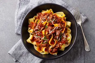 Fagotinis Con Pappardelle A La Pasariella