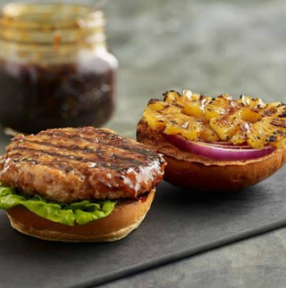 Hambúrguer Havaiano com Queijo e Ananás