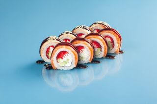 Лосось с угрем и авокадо 8 шт