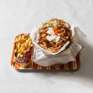 Menú Pita Kebab amb beguda i patates fregides