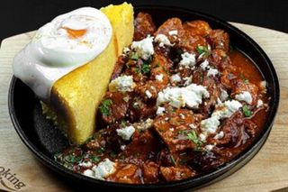 Tochitura de porc cu mamaliga