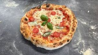 Pizza Caprese
