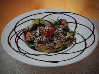 Теплий салат з куркою (280g)