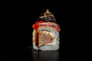 215. Uramaki Doble Tuna Flameado (8 Uds.)
