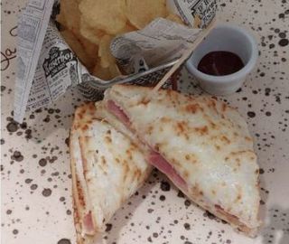 Sándwich Mixto Gratinado
