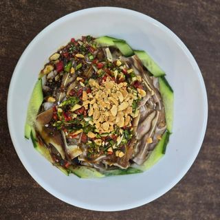 Salata urechi de porc