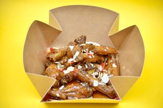 Крильця в лимонно-медовому соусі (300 г)