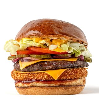 Бургер з яловичою та курячою котлетами (360г)