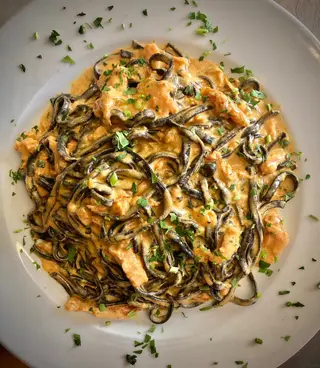 TAGLIOLINI NERI SALMONE