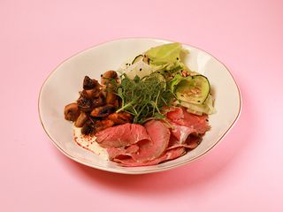 Салат з ростбіфом та грибами (315g)