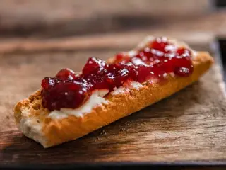 Tostada Con Mantequilla Y Mermelada 