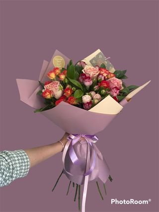 #31. ჯუჯა და სტანდარტული ვარდების  თაიგული