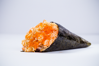 T104.Temaki spicy salmon