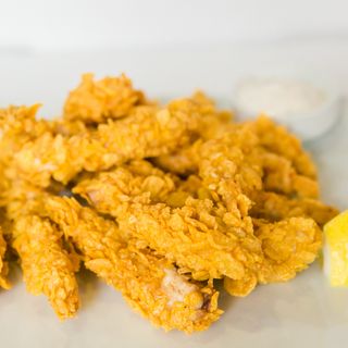 Пилешки хапки с корнфлейкс и майонезен сос (250г)