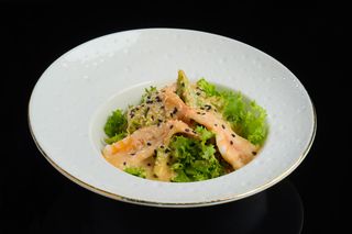 Insalata con gamberi cotti
