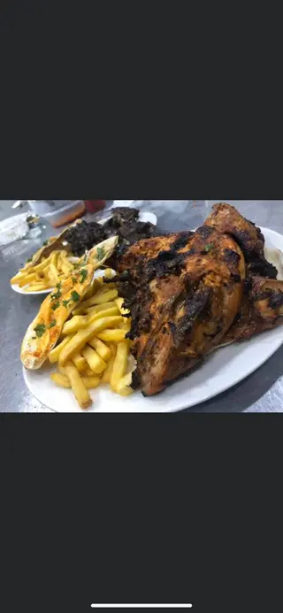 Demi Poulet Braisé