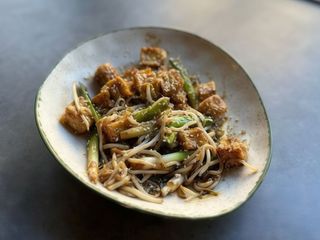 Смажений тофу з паростками