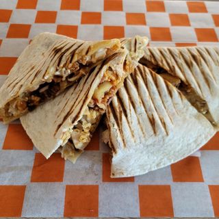 Kurrito Sezonowe (4 grillowane trójkąty z tortilli) 