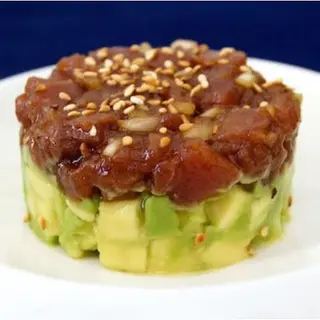 41. Tartar De Atún Con Aguacate, Mango  (1 Ud.)