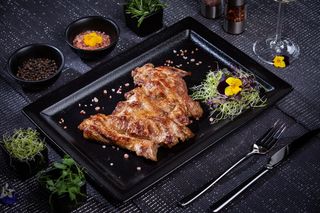 Ceafă de porc la grătar 