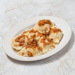 Pierogi z serem cheddar i pieczarkami na/c