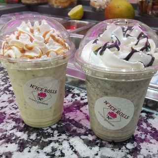 Milkshake + 1 ingrédient + 1 Coulis Et Chantilly