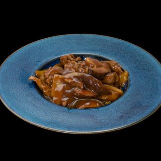 Vitello Con Bambù E Funghi