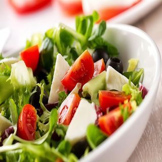 Ensalada Burrata Con Pesto