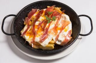 Patatas Con Huevos Rotos