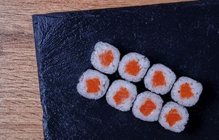 Мини ролл с лососем (115 г)