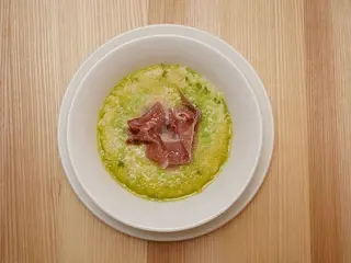 Пшенична каша з песто і прошутто (310g)