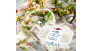 Filety śledziowe w sosie śmietanowym z dodatkiem cebuli i jabłka 300 g