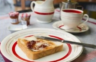 CAFE + TOSTADA (MANT. Y MERME)