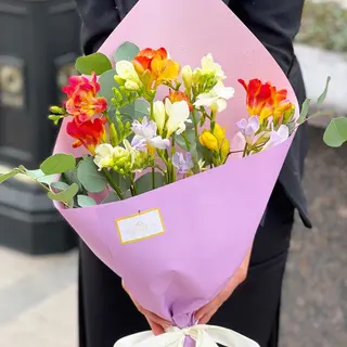 Buchet” parfum de primavara” cu frezii