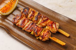 Grill Japonés Robata De Chicken Skewers (2 Uds.)