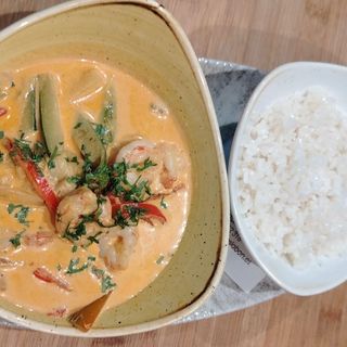 Curry Rojo de Gambones al ajillo